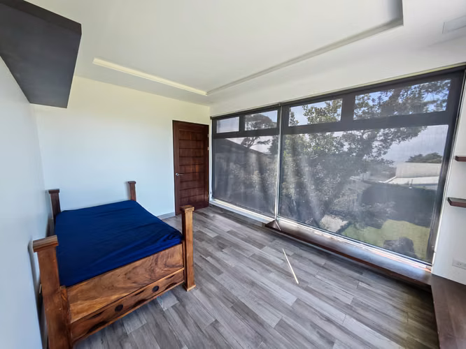 SE VENDE HERMOSA CASA EN RESIDENCIAL EL CASTILLO ,  DE SAN RAFAEL DE HEREDIA  - Imagen 10