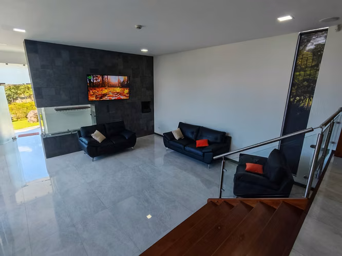 SE VENDE HERMOSA CASA EN RESIDENCIAL EL CASTILLO ,  DE SAN RAFAEL DE HEREDIA  - Imagen 4