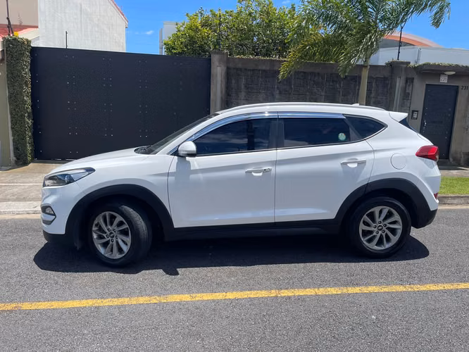 HYUNDAI TUCSON 2016