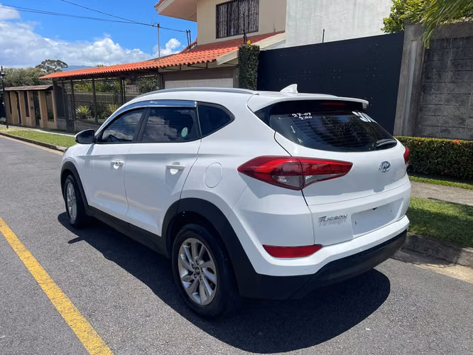 HYUNDAI TUCSON 2016