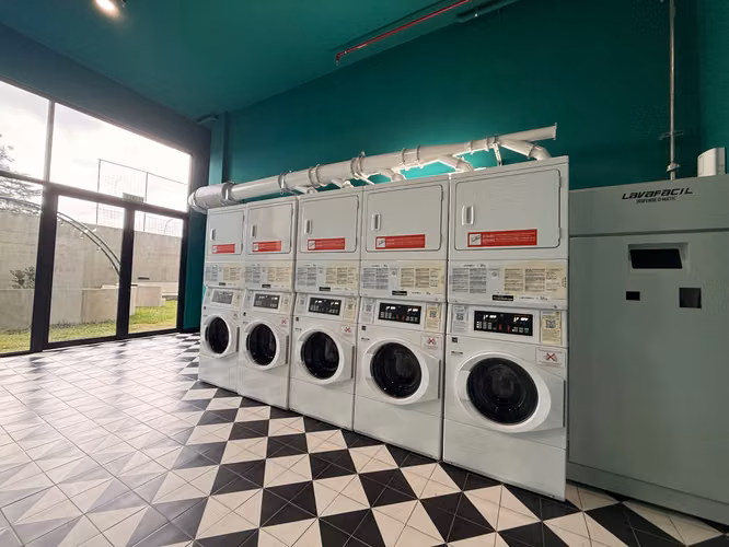ESTUDIO AMOBLADO PARA ESTRENAR EN TORRE  LINDA DECORACION  EN SABANA NORTE - Imagen 18