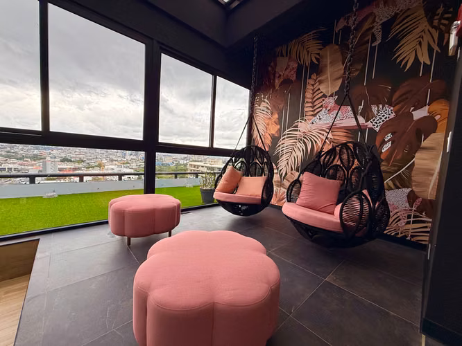 ESTUDIO AMOBLADO PARA ESTRENAR EN TORRE  LINDA DECORACION  EN SABANA NORTE - Imagen 19