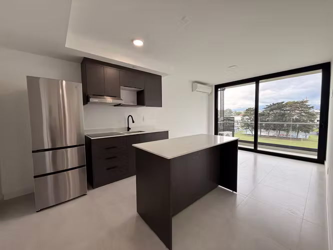 APARTAMENTO PARA ESTRENAR EN TORRE CON VISTA HERMOSA  EN ROHRMOSER - Imagen 4