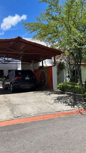 Espectacular casa en Santa Ana - Imagen 12