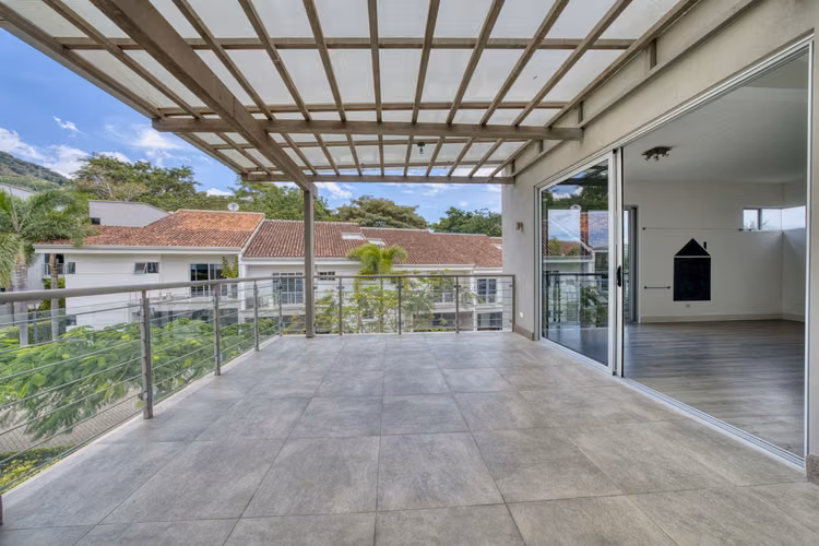 Se Alquila Casa en Condominio Vistas de Escazú en San Rafael 4 Habitaciones y Áreas Verdes al Frente NJA1446JB-A - Imagen 20