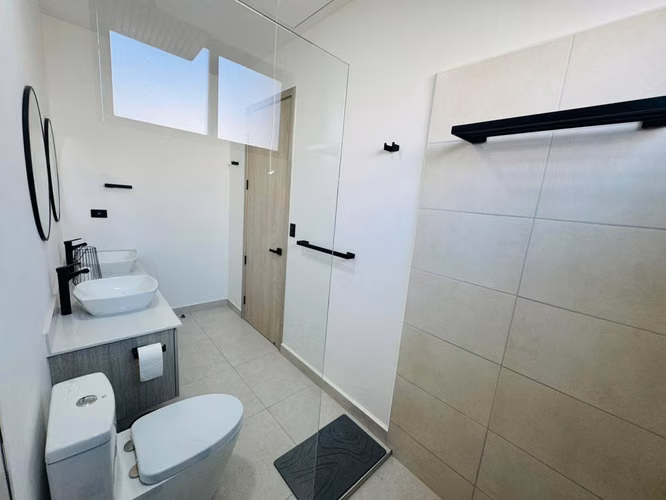  Alquiler Casa como Nueva en Condominio Lindora Village de 3 habitaciones, Santa Ana. - Imagen 11