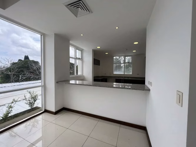 Torre de Apartamentos de Lujo con Vistas Panorámicas de San José. - Imagen 13
