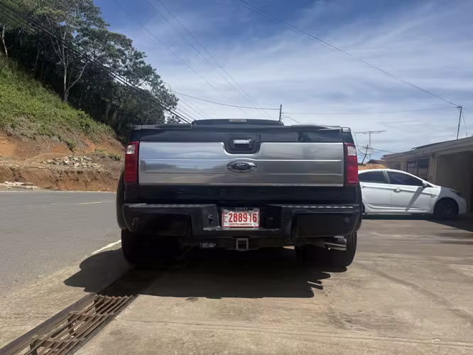 FORD F350 SUPERDUTY 6.7litro V8 Turbo Diesel 