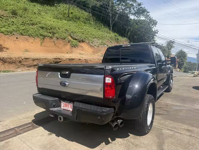 FORD F350 SUPERDUTY 6.7litro V8 Turbo Diesel 
