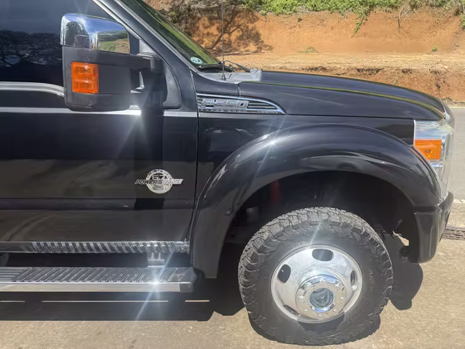 FORD F350 SUPERDUTY 6.7litro V8 Turbo Diesel 