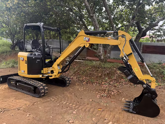 CATERPILLAR Miniexcavadora 303CR - menos de 200 horas