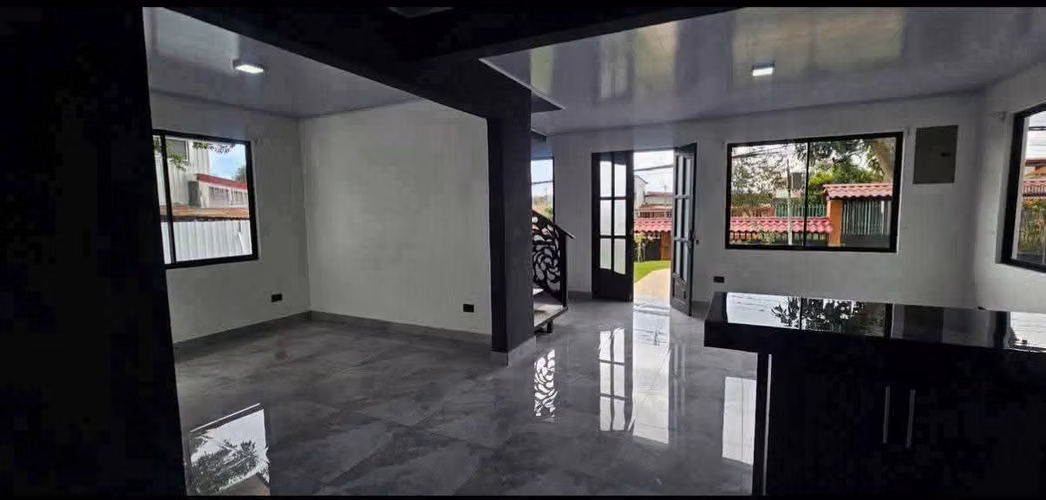 SE ALQUILA CASA INDEPENDIENTE EN SAN PABLO DE HEREDIA  - Imagen 4