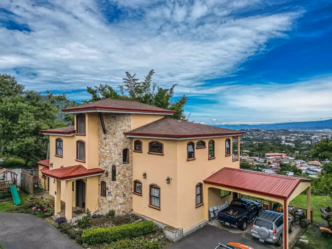 153 / Venta / Bello Horizonte / Casa / Piscina / Lujosa - Imagen 4