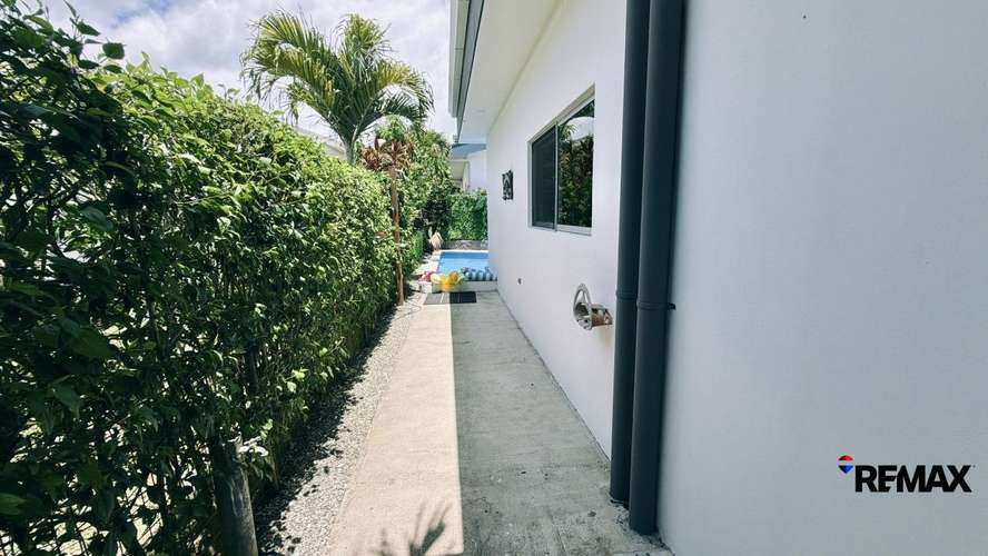 Casa Familiar Tropical Cerca de Playa Jacó - Imagen 18