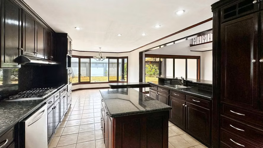 VENTA DE CASA DE LUJO | PRECIO DE OPORTUNIDAD | 4 ESTACIONAMIENTOS | 545M2 - Imagen 17