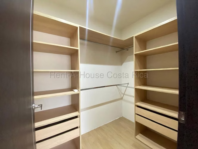ESPECTACULAR APARTAMENTO EN ALQUILER EN SANTA ANA.  LISTO PARA HABITAR! MP 27-664 - Imagen 10
