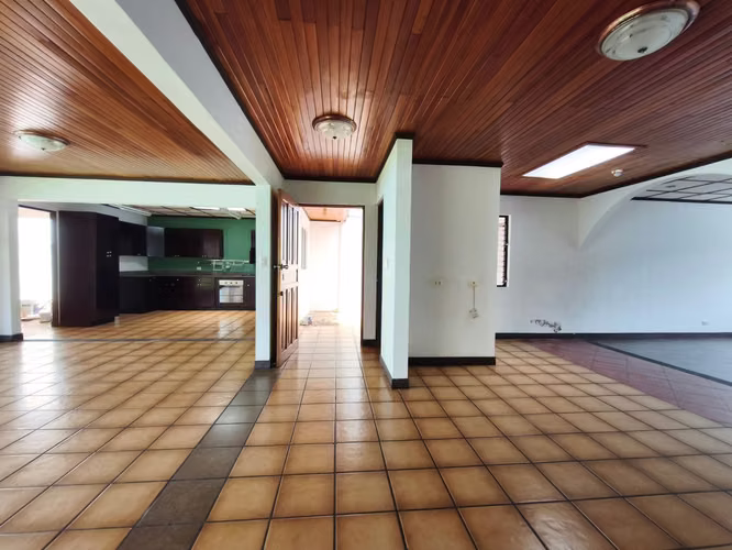 Rent. 1 level house. San Rafael - Escazú, San José IK26