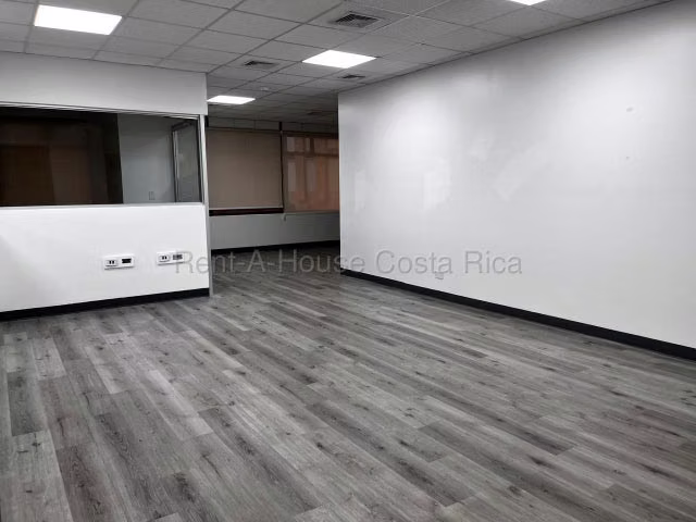 Alquiler de Oficina en Barrio DON BOSCO-San José. 