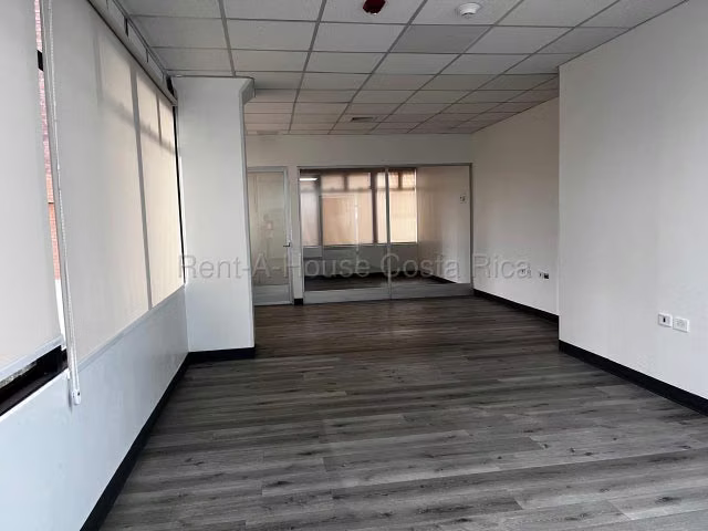 Alquiler de Oficina en Barrio DON BOSCO-San José. 