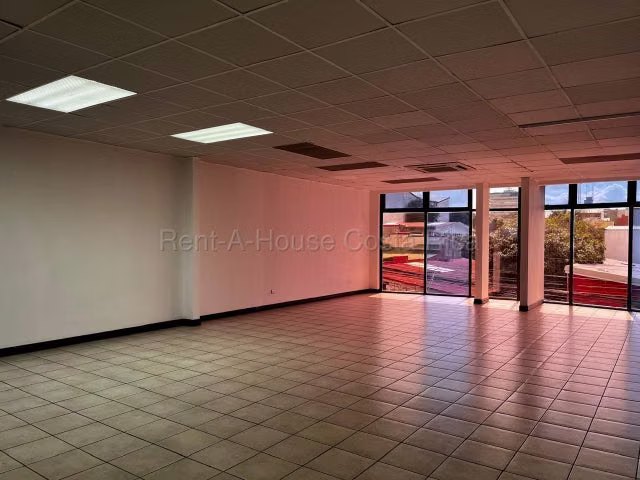 Alquiler de Local Comercial en Edificio María Luisa, San José.  - Imagen 7
