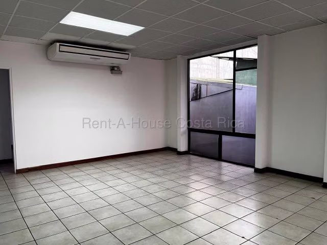 Alquiler de Local Comercial en Edificio María Luisa, San José.  - Imagen 6