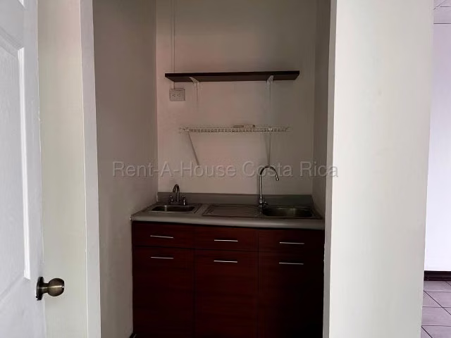 Alquiler de Local Comercial en Edificio María Luisa, San José.  - Imagen 3