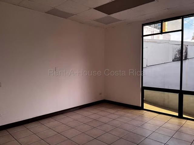 Alquiler de Local Comercial en Edificio María Luisa, San José.  - Imagen 4