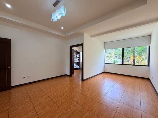 SE VENDE CASA INDEPENDIENTE EN PIEDADES DE SANTA ANA DE LUJO  - Imagen 17