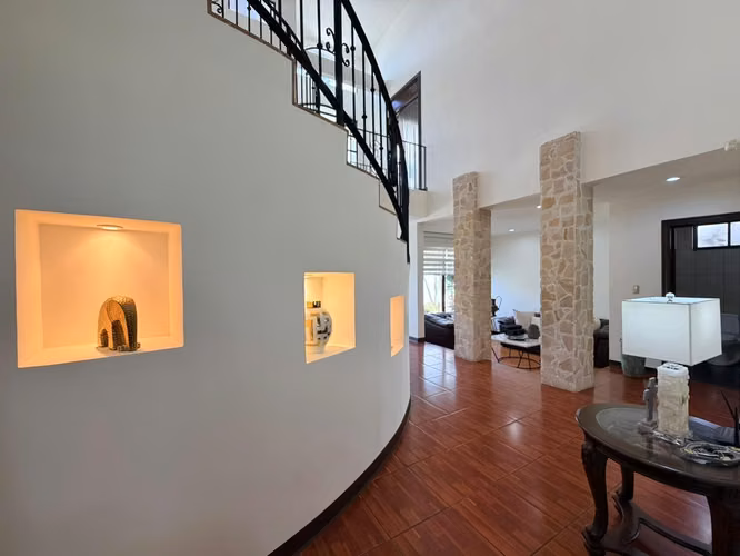 SE VENDE CASA INDEPENDIENTE EN PIEDADES DE SANTA ANA DE LUJO  - Imagen 4
