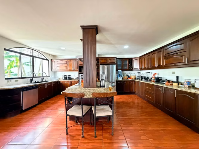 SE VENDE CASA INDEPENDIENTE EN PIEDADES DE SANTA ANA DE LUJO  - Imagen 13