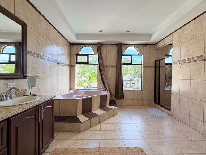 SE VENDE CASA INDEPENDIENTE EN PIEDADES DE SANTA ANA DE LUJO  - Imagen 3