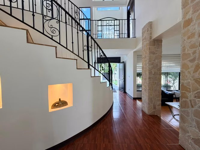 SE VENDE CASA INDEPENDIENTE EN PIEDADES DE SANTA ANA DE LUJO  - Imagen 12