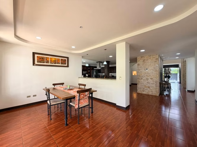 SE VENDE CASA INDEPENDIENTE EN PIEDADES DE SANTA ANA DE LUJO  - Imagen 7