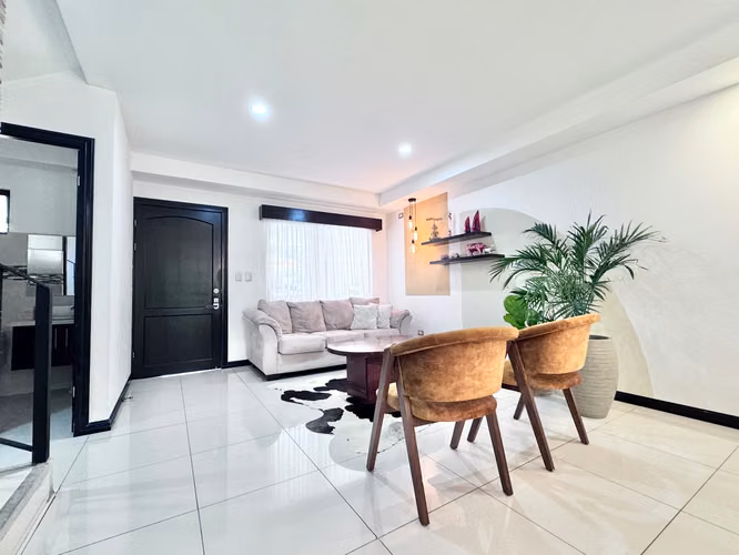 Preciosa amplia casa en Rio Oro - Imagen 8