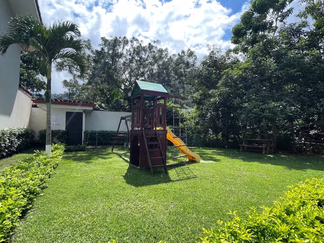 Preciosa amplia casa en Rio Oro - Imagen 14