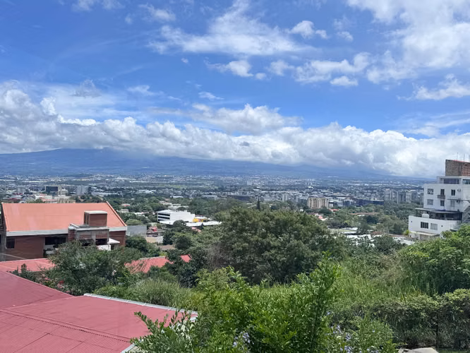 Preciosa casa con vistas en Escazú por La Paco - Imagen 19