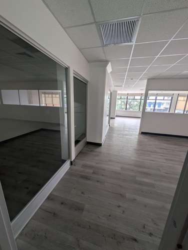 SE ALQUILA HERMOSA OFICINA CORPORATIVA BARRIO DON BOSCO - Imagen 4