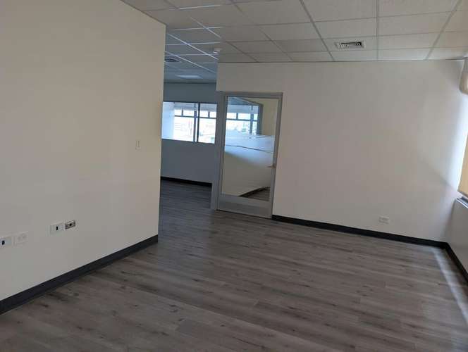 SE ALQUILA HERMOSA OFICINA CORPORATIVA BARRIO DON BOSCO - Imagen 9