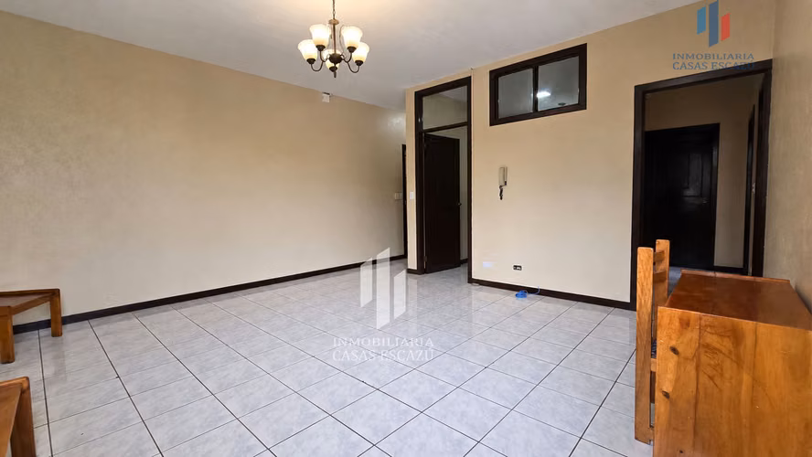 Apartamento en Alquiler, Escazú Centro, Parqueo techado, Céntrico y Seguro - Imagen 2
