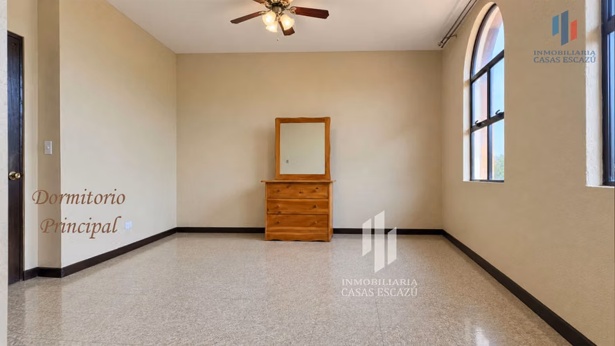 Apartamento en Alquiler, Escazú Centro, Parqueo techado, Céntrico y Seguro - Imagen 7