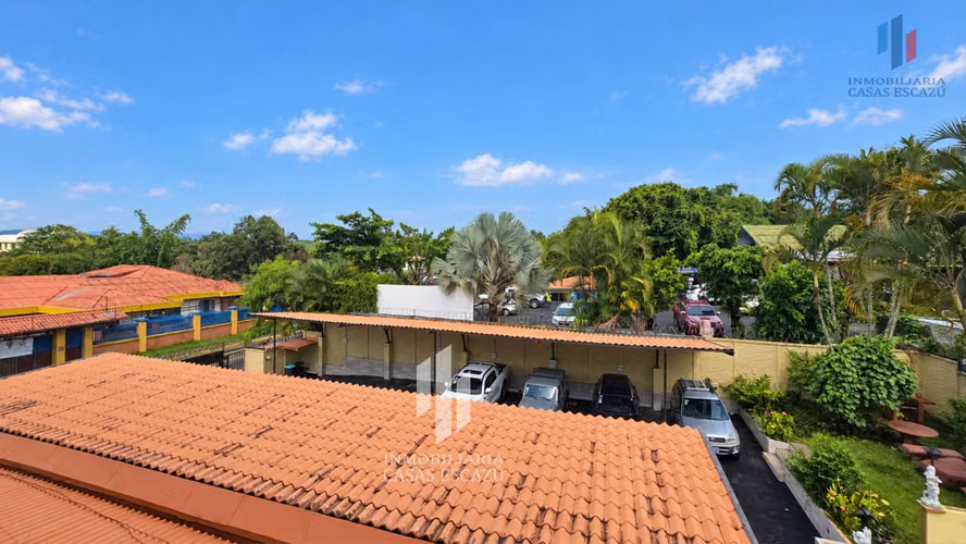 Apartamento en Alquiler, Escazú Centro, Parqueo techado, Céntrico y Seguro - Imagen 3