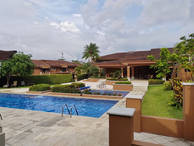 UNA PROPIEDAD EXTRAORDINARIA EN ESCAZÚ| VILLAS DE VALENCIA - Imagen 10
