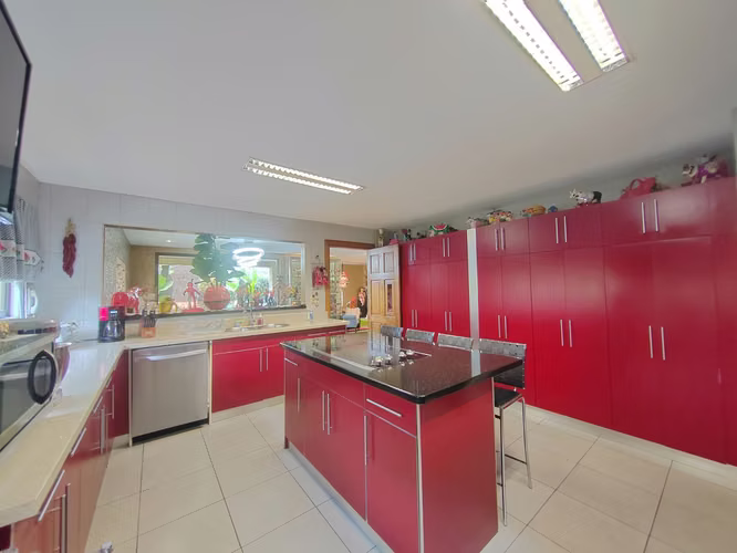 UNA PROPIEDAD EXTRAORDINARIA EN ESCAZÚ| VILLAS DE VALENCIA - Imagen 2