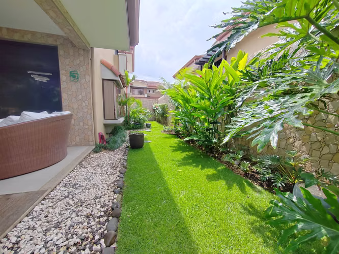 UNA PROPIEDAD EXTRAORDINARIA EN ESCAZÚ| VILLAS DE VALENCIA - Imagen 8