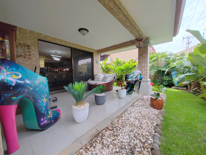 UNA PROPIEDAD EXTRAORDINARIA EN ESCAZÚ| VILLAS DE VALENCIA - Imagen 7