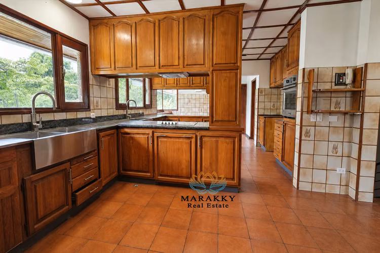 Alquiler de hermosa Casa en Escazú, para Restaurant, Oficinas, Hospedaje, etc - Imagen 7