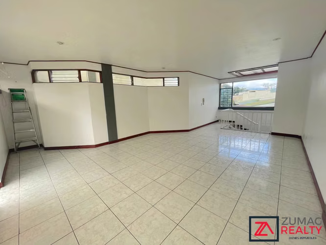 ALQUILER CASA | SABANA SUR | 2 HAB/2 PARQ | TERRAZA