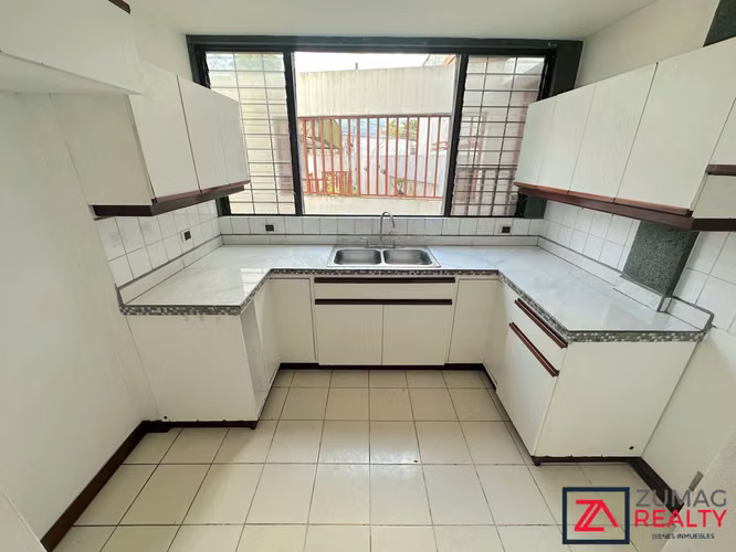 ALQUILER CASA | SABANA SUR | 2 HAB/2 PARQ | TERRAZA
