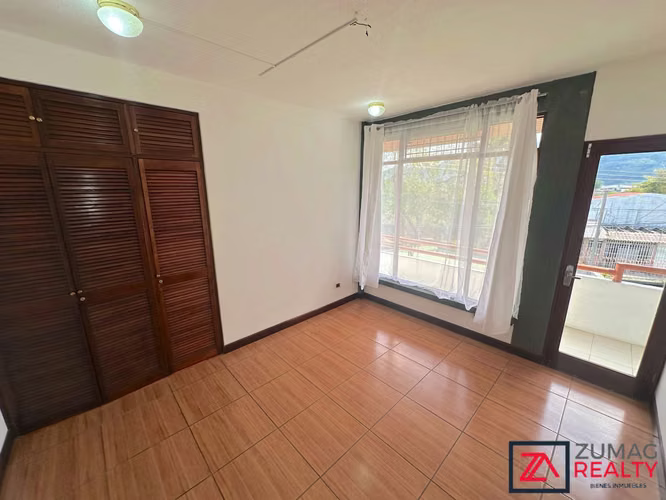 ALQUILER CASA | SABANA SUR | 2 HAB/2 PARQ | TERRAZA