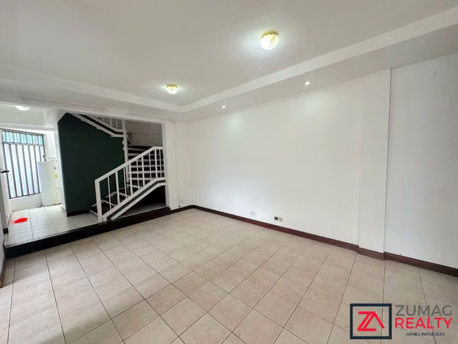 ALQUILER CASA | SABANA SUR | 2 HAB/2 PARQ | TERRAZA